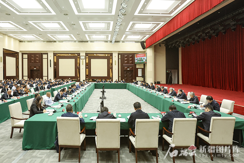 新疆召開促進民營經(jīng)濟高質(zhì)量發(fā)展座談會